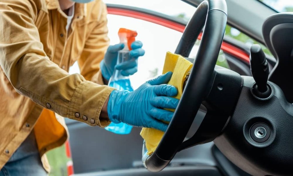 cropped-view-of-young-man-in-latex-gloves-using-an-2023-11-27-05-11-00-utc-2